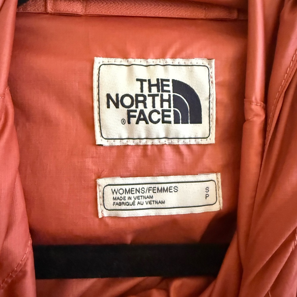 THE NORTH FACE Women's Fanorak Jacket Stowable in Multi Colorblock - Picture 3 of 10